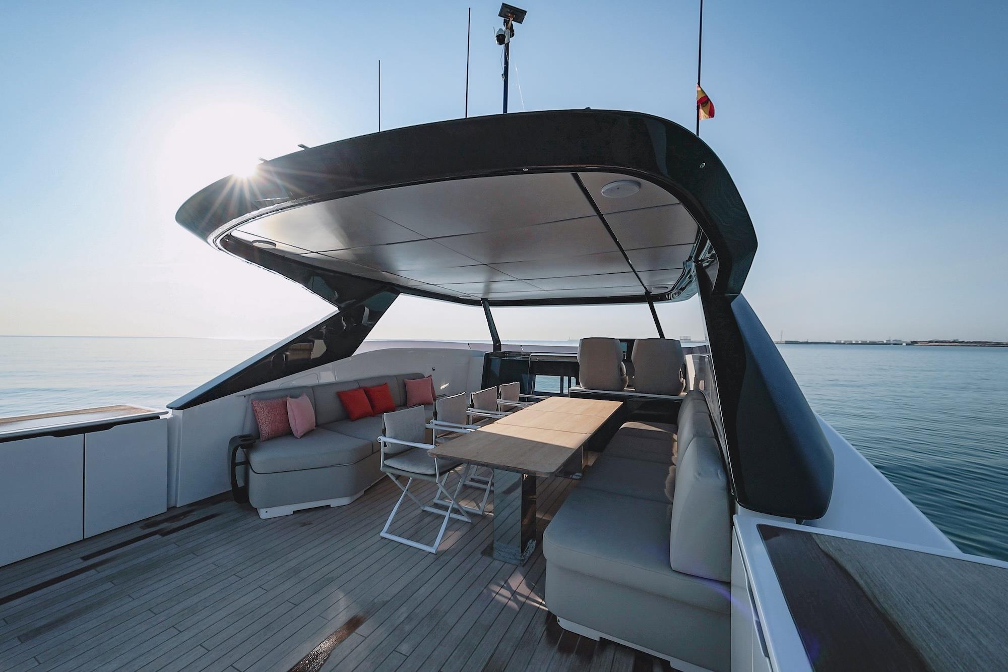 2025 FERRETTI YACHTS INFYNITO 80 